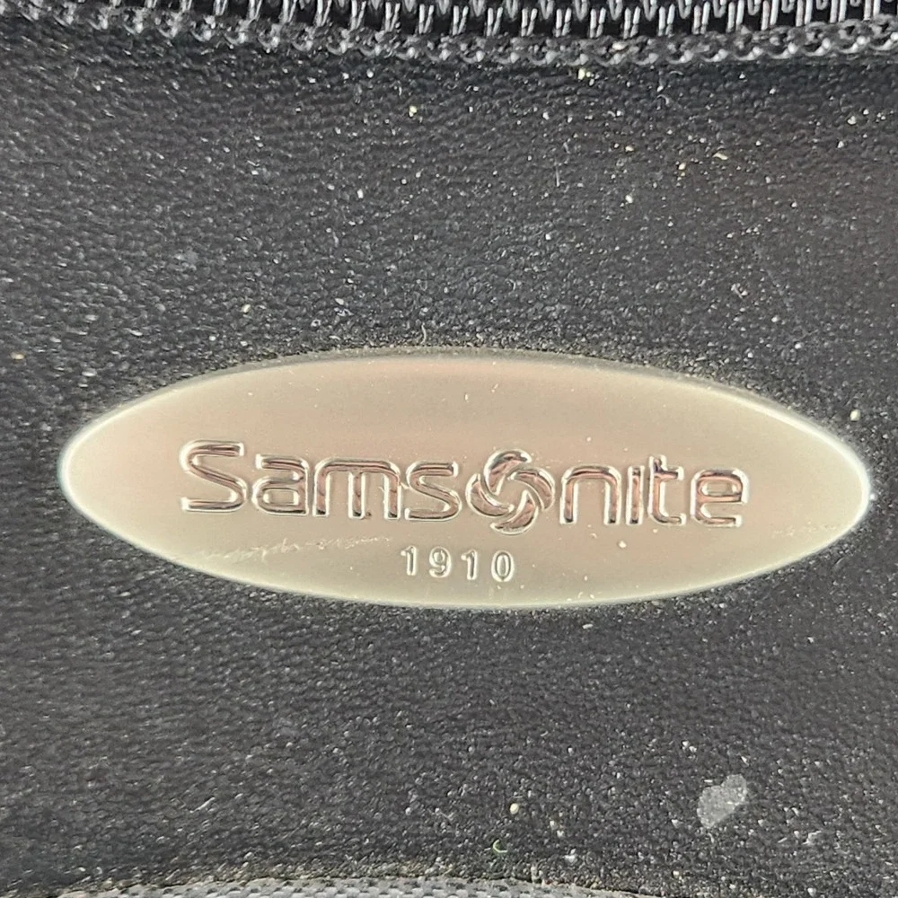Samsonite Empairio Spinner Carry On Luggage 23